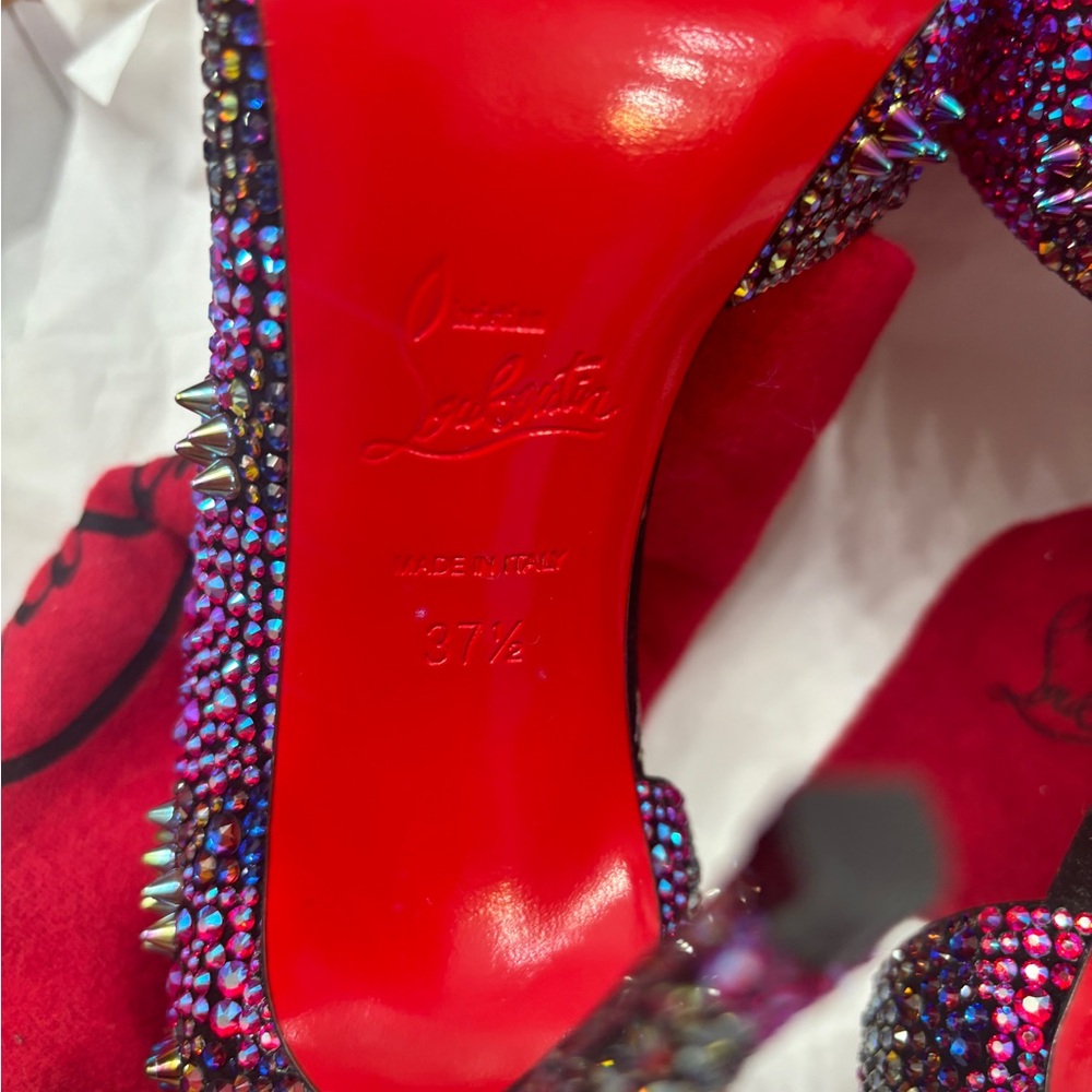 Christian Louboutin - Picture 2 of 4